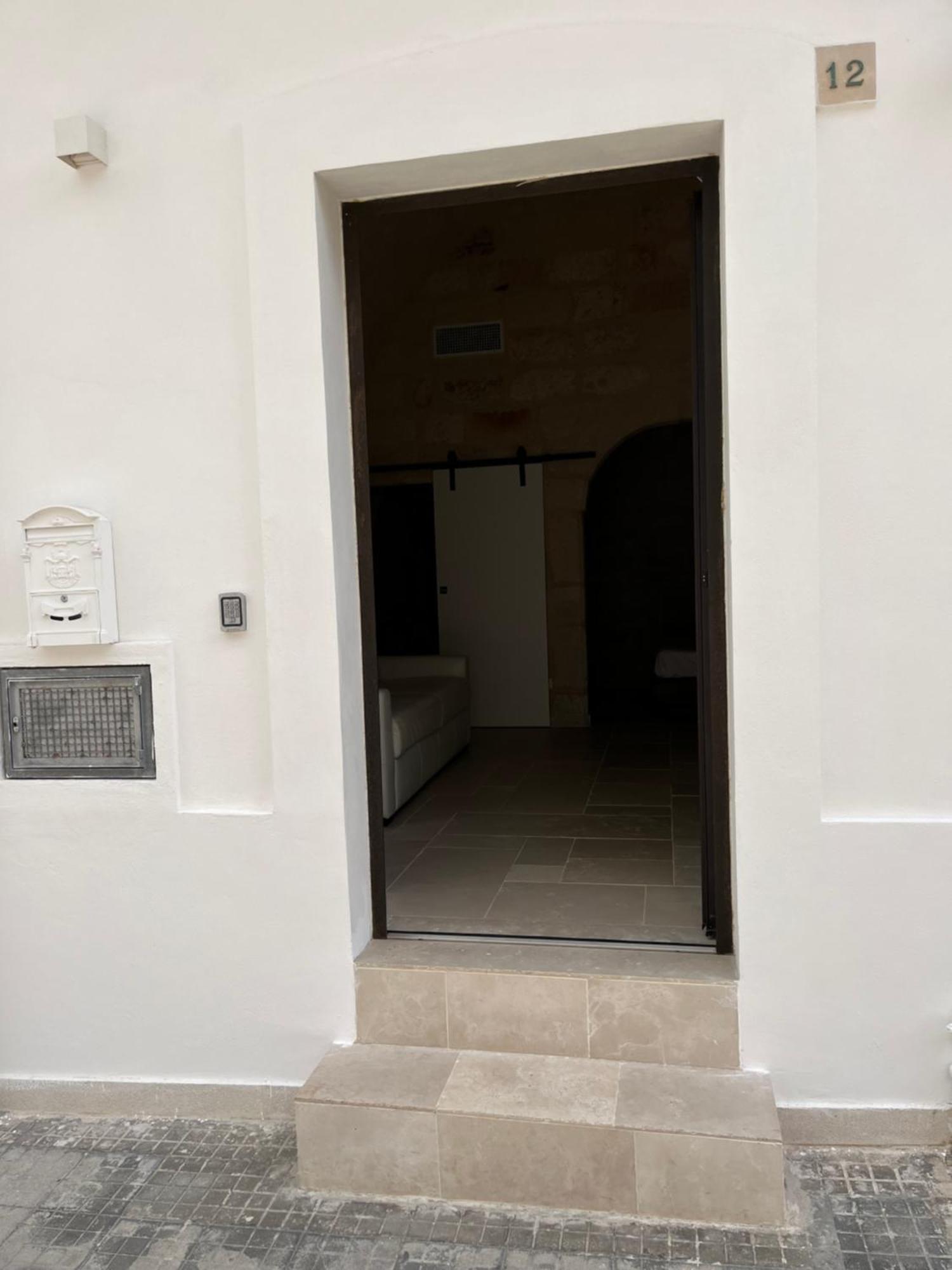 Dimora Grottacielo Apartment โปลีญาโนอามาเร ภายนอก รูปภาพ